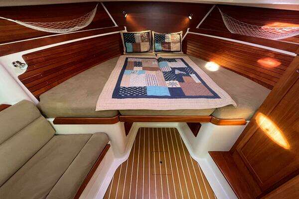 Back Cove 33 Hardtop Express Yacht For Sale