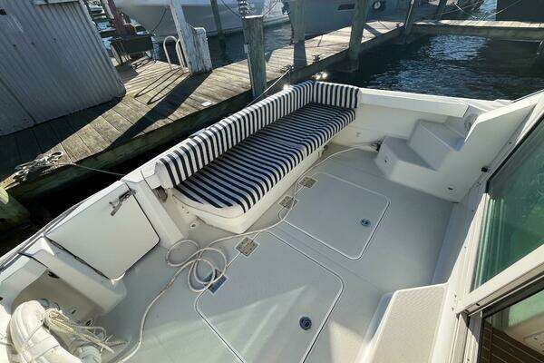 Back Cove 33 Hardtop Express Yacht For Sale