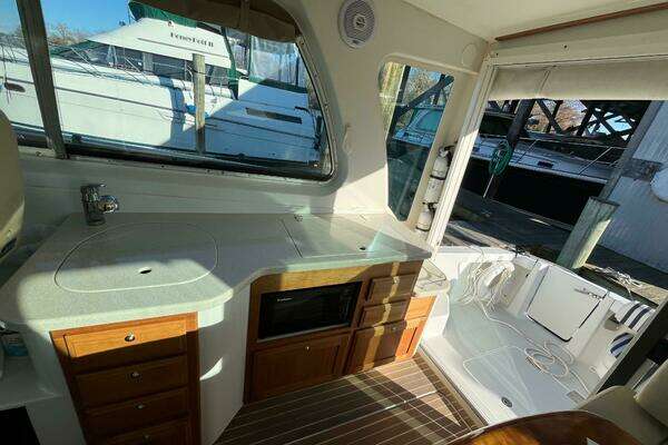 Back Cove 33 Hardtop Express Yacht For Sale