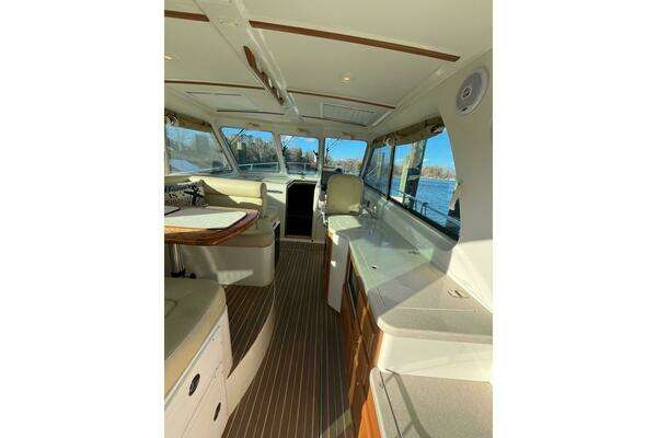 Back Cove 33 Hardtop Express Yacht For Sale