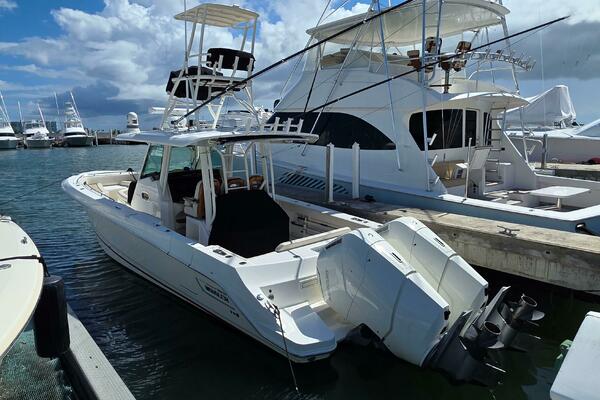 36ft Boston Whaler Yacht For Sale