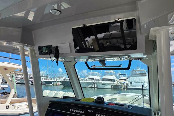 36ft Boston Whaler Yacht For Sale