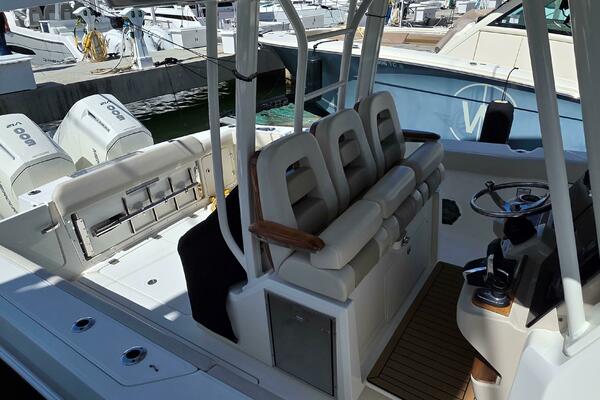 36ft Boston Whaler Yacht For Sale