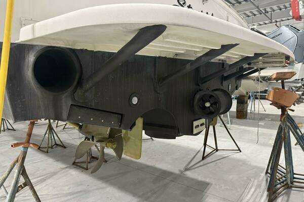 Hatteras GT45 Express Yacht For Sale