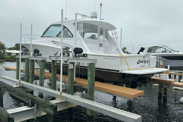 Hatteras GT45 Express Yacht For Sale