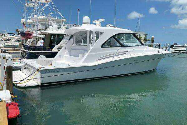 Hatteras GT45 Express Yacht For Sale