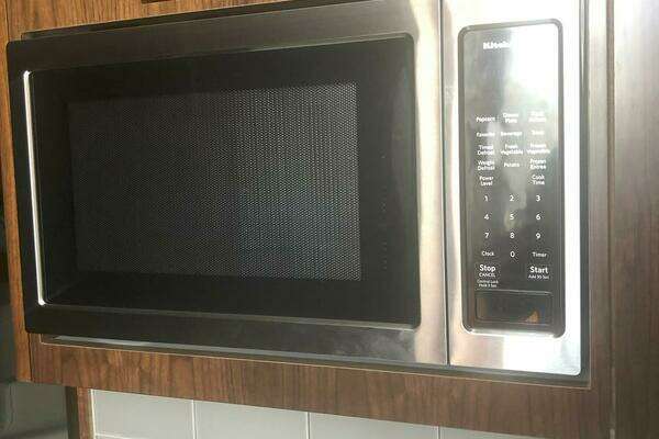 Hatteras GT45 Express Yacht For Sale