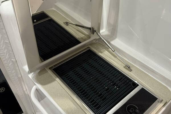 Start Me Up 45ft Hatteras Yacht For Sale