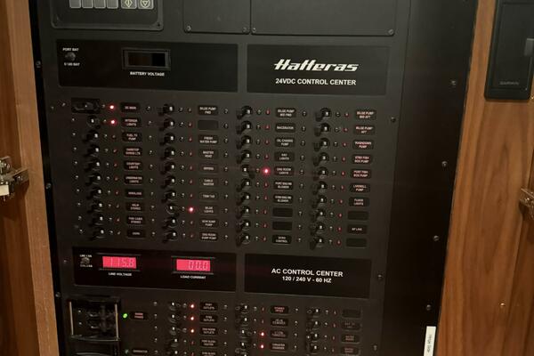 Start Me Up 45ft Hatteras Yacht For Sale