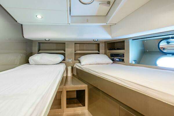 Leopard Leopard 27 Sport Yacht For Sale