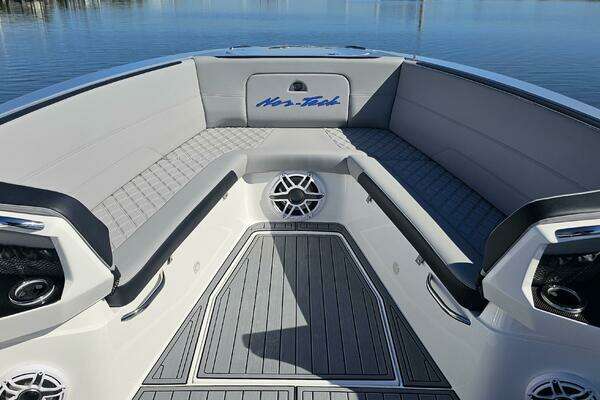 Nor-Tech 390 Sport Center Console Yacht For Sale