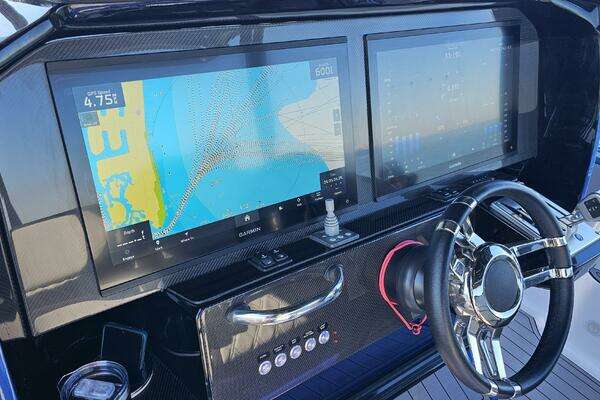 Nor-Tech 390 Sport Center Console Yacht For Sale