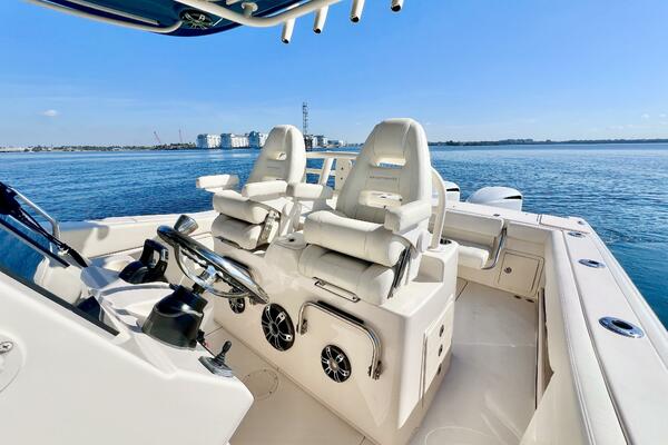 30ft Grady White Yacht For Sale