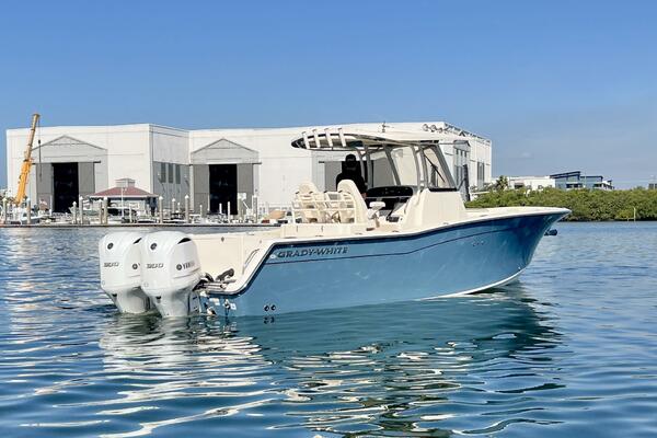 30ft Grady White Yacht For Sale