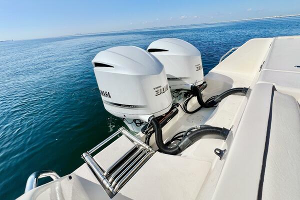 30ft Grady White Yacht For Sale