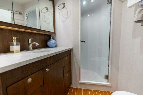 Sunny Briggs 64 Convertible Yacht For Sale