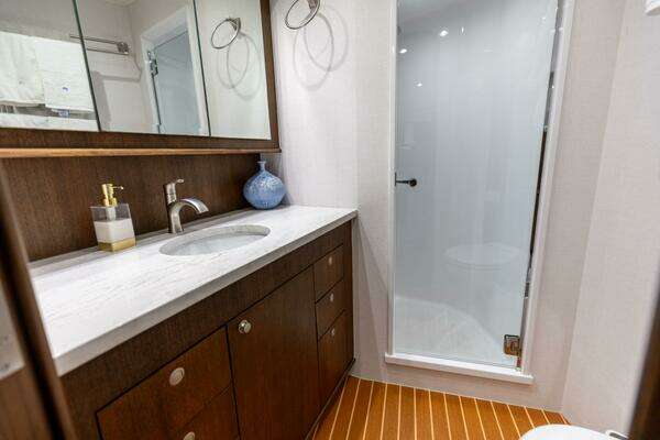 Sunny Briggs 64 Convertible Yacht For Sale