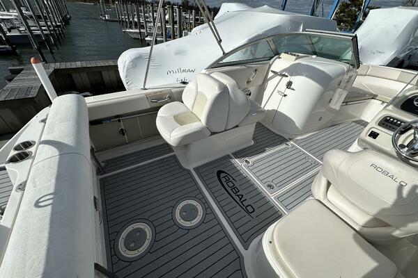 21ft Robalo Yacht For Sale