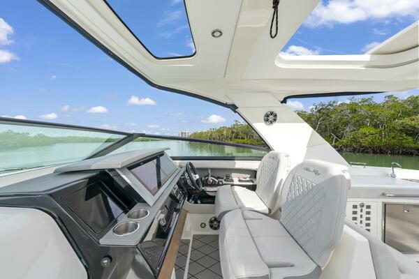 2022 Sea Ray SLX 400 Outboard SEA N SEA