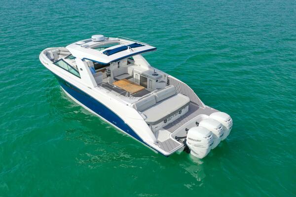 2022 Sea Ray SLX 400 Outboard SEA N SEA