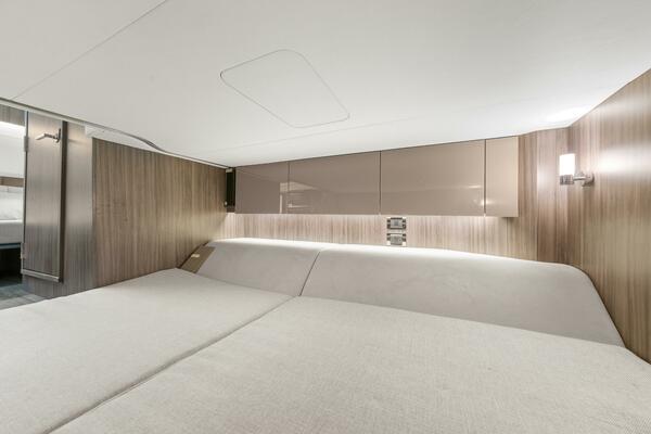 2022 Sea Ray SLX 400 Outboard SEA N SEA