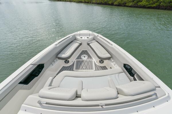 2022 Sea Ray SLX 400 Outboard SEA N SEA