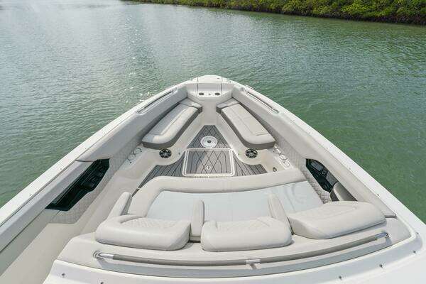 Sea Ray SLX 400 Outboard Yacht For Sale