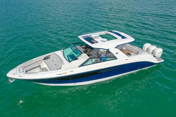 2022 Sea Ray SLX 400 Outboard SEA N SEA