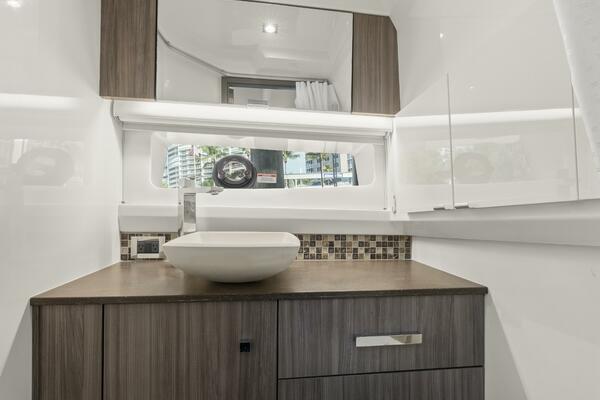 2022 Sea Ray SLX 400 Outboard SEA N SEA