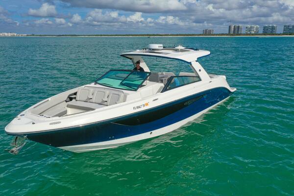 2022 Sea Ray SLX 400 Outboard SEA N SEA