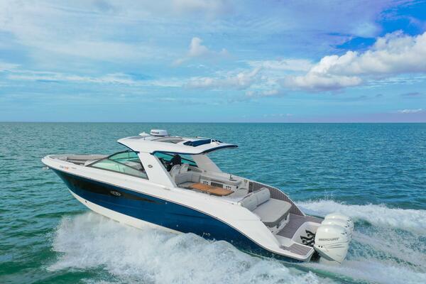 2022 Sea Ray SLX 400 Outboard SEA N SEA