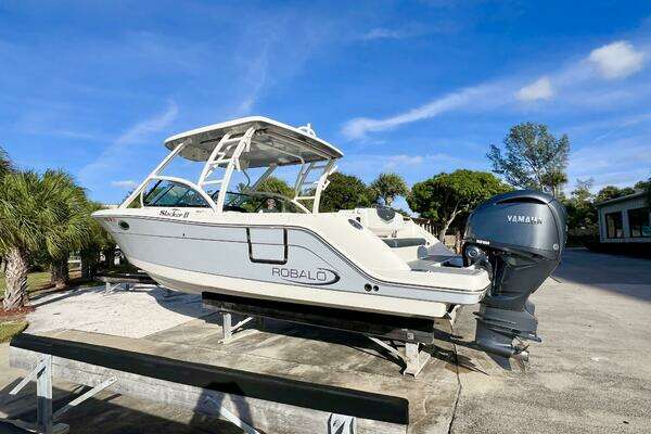 2021 Robalo 31