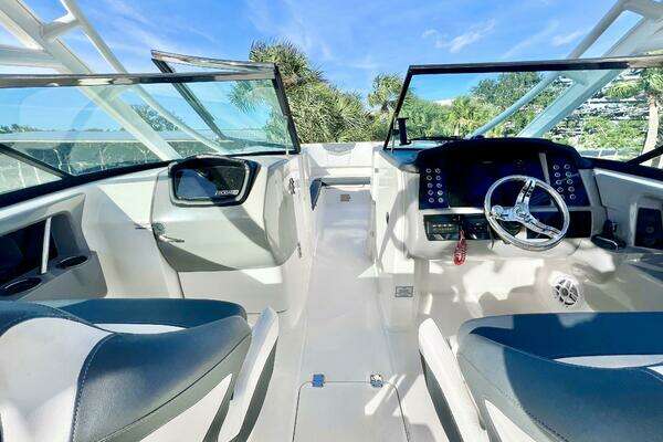 Robalo R317 Yacht For Sale