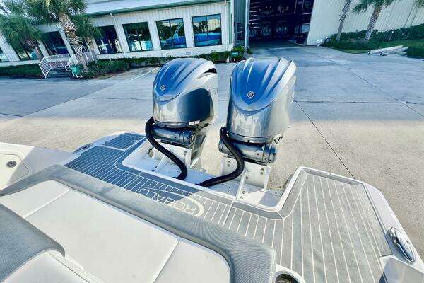 Robalo R317 Yacht For Sale