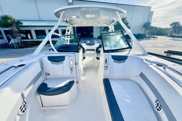 31ft Robalo Yacht For Sale