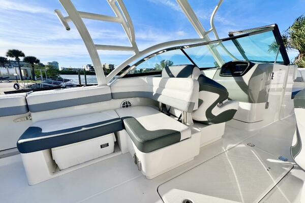31ft Robalo Yacht For Sale