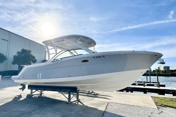 31ft Robalo Yacht For Sale