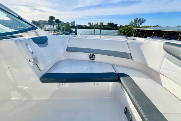 31ft Robalo Yacht For Sale