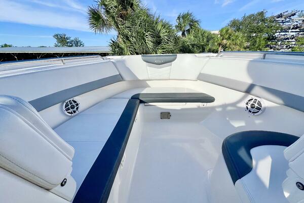 31ft Robalo Yacht For Sale
