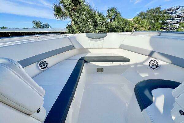 Robalo R317 Yacht For Sale