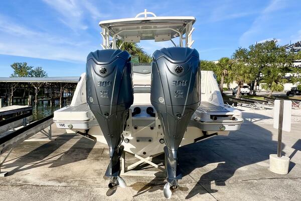 31ft Robalo Yacht For Sale