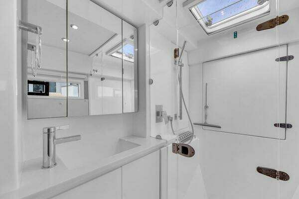 Leopard 40 Owners Version Yacht For Sale