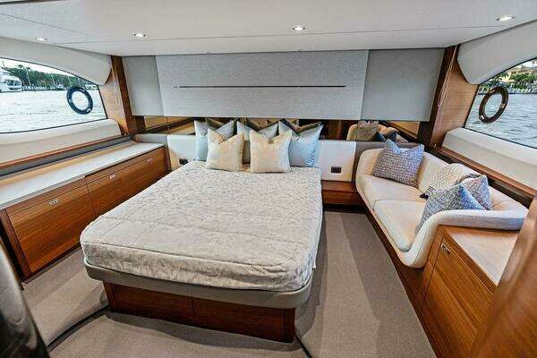 Princess V55 Yacht For Sale