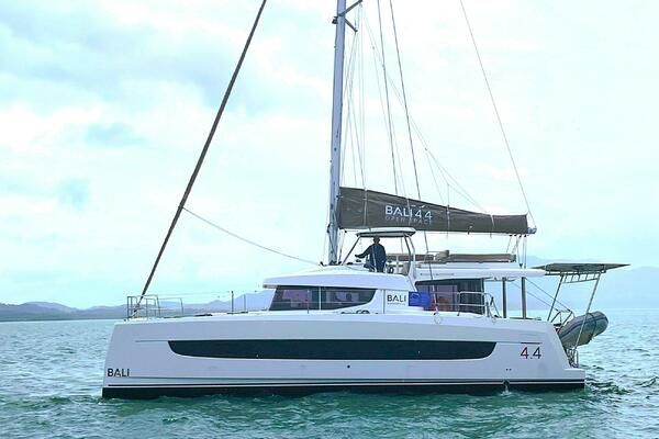 Sunchaser 43ft Bali Yacht For Sale