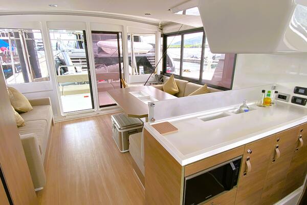 Sunchaser 43ft Bali Yacht For Sale