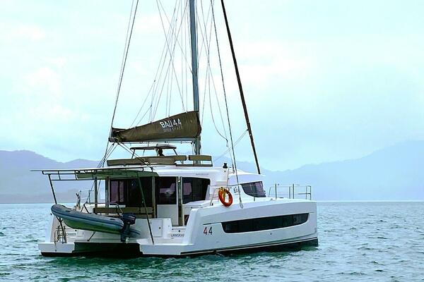 Sunchaser 43ft Bali Yacht For Sale