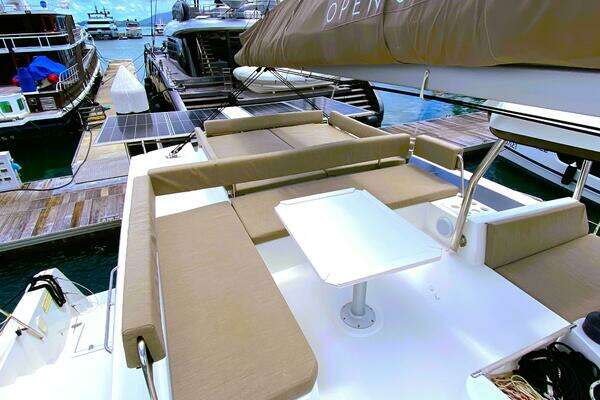 Bali 4.4 Open Space Yacht For Sale