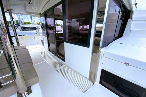 Sunchaser 43ft Bali Yacht For Sale