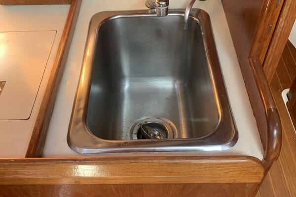 Tiki 30ft Nonsuch Yacht For Sale