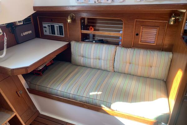Tiki 30ft Nonsuch Yacht For Sale